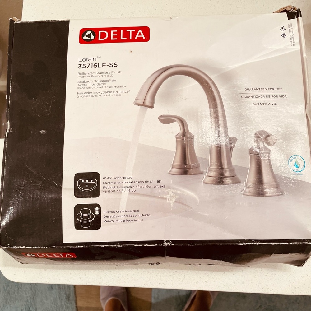 Delta Lorain 35716LF-SS Stainless brushed nickel faucet! Brand new never used!